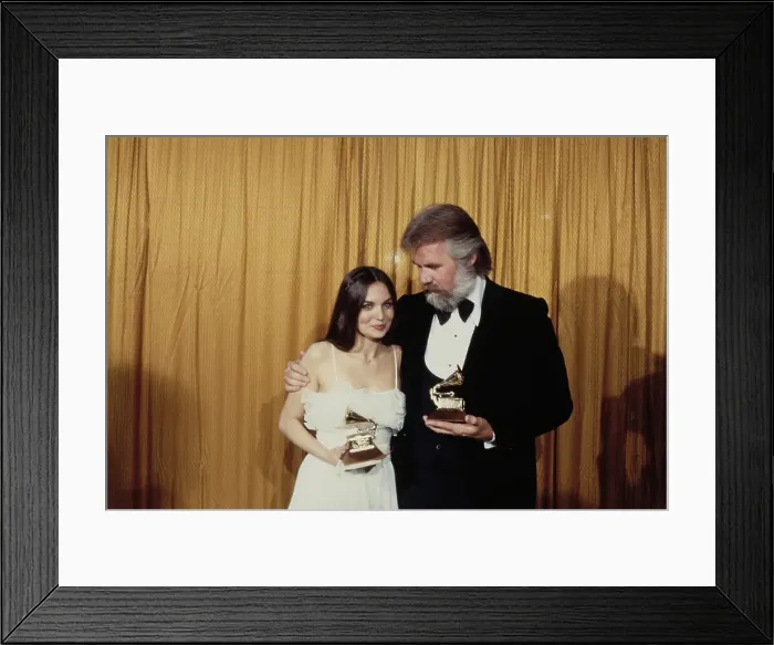 Framed Print : Crystal Gayle And Kenny Rogers Framed Print : Crystal Gayle And Kenny Rogers