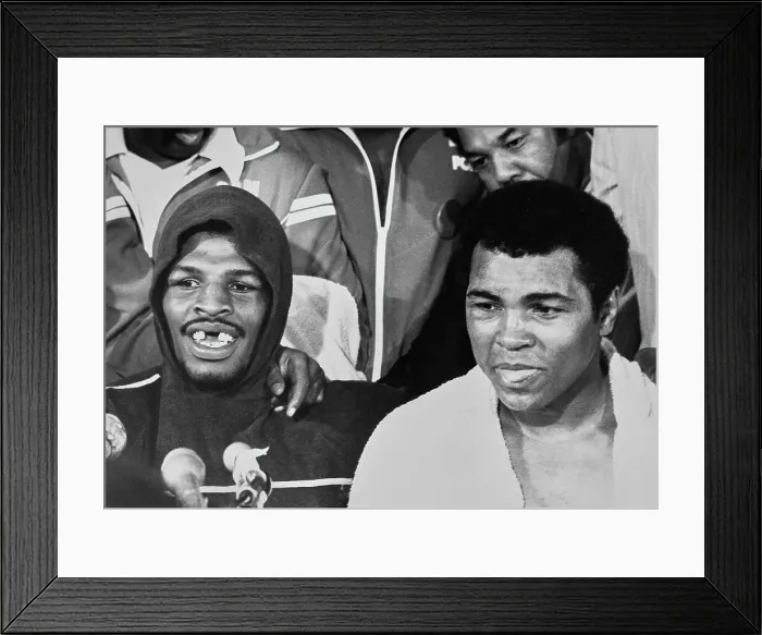 Framed Print : Leon Spinks And Muhammad Ali Framed Print : Leon Spinks And Muhammad Ali