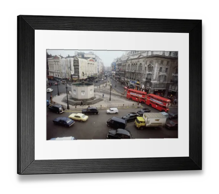 Framed Print : Piccadilly Circus Framed Print : Piccadilly Circus