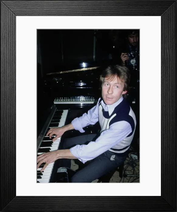 Framed Print : Roddy Llewellyn Framed Print : Roddy Llewellyn