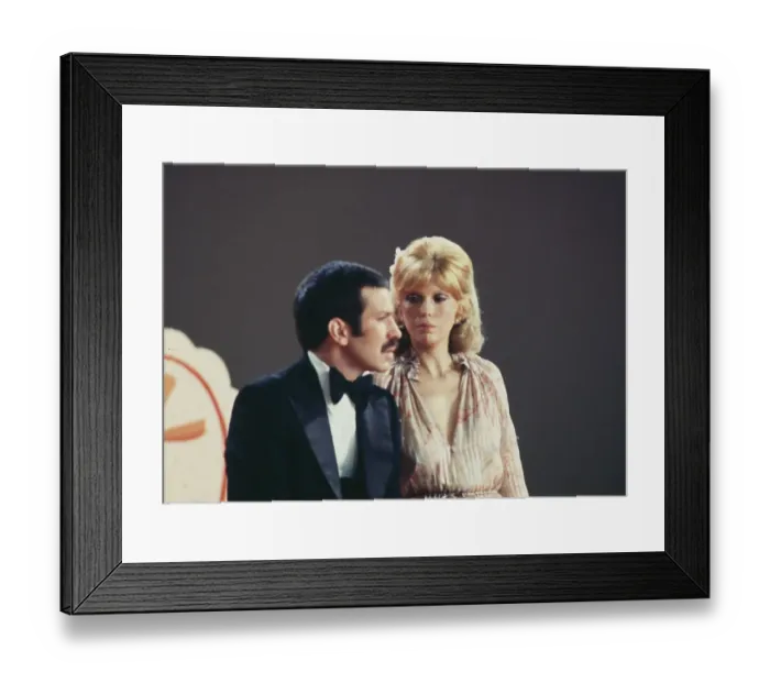 Framed Print : Frank Sinatra Jr And Nancy Sinatra Framed Print : Frank Sinatra Jr And Nancy Sinatra