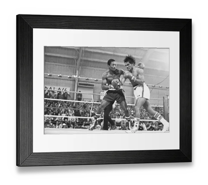 Framed Print : Esteban DeJesus and Roberto Duran Boxing Framed Print : Esteban DeJesus and Roberto Duran Boxing