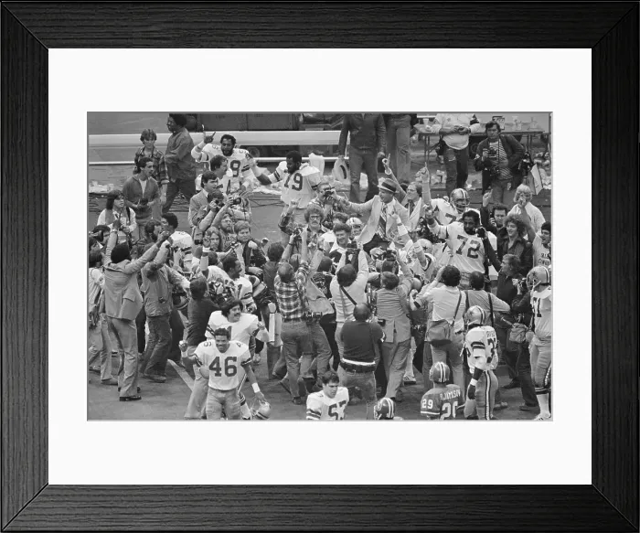 Framed Print : Tom Landry Celebrating Super Bowl Victory