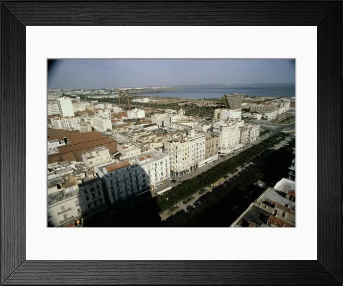 Framed Print : Avenue Habib Bourguiba, Tunis