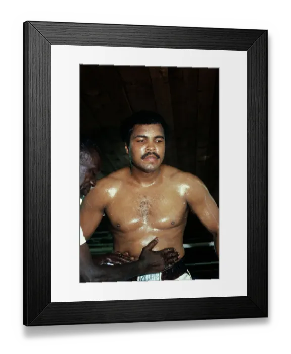 Framed Print : Muhammad Ali Between Rounds