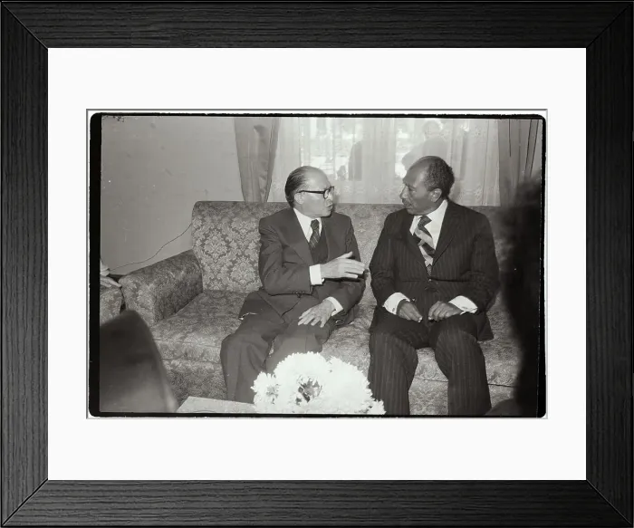 Framed Print : Mehamen Begin And Anwar Sadat Meet Framed Print : Mehamen Begin And Anwar Sadat Meet