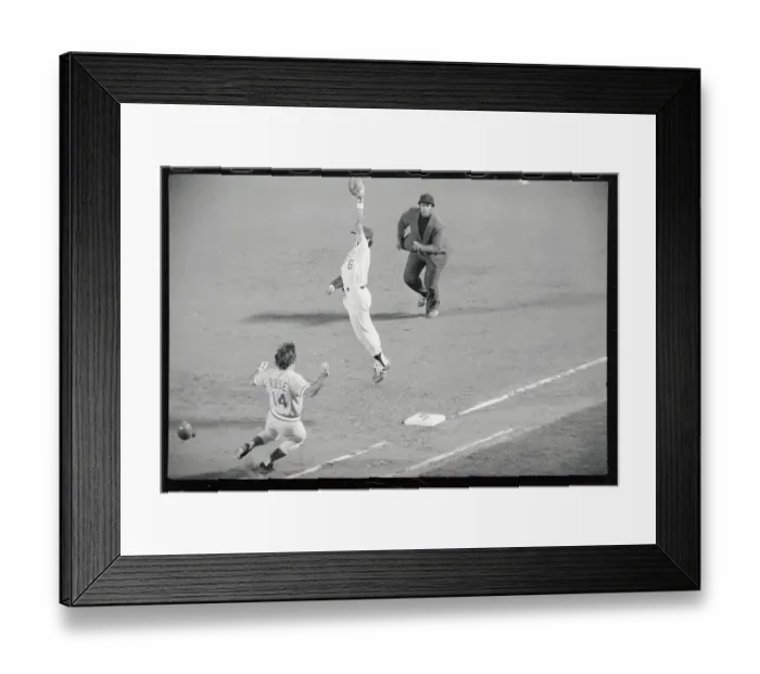 Framed Print : Pete Rose Running to First Base