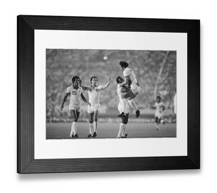 Framed Print : Pele Lifting Up Giorgio Chinaglia Framed Print : Pele Lifting Up Giorgio Chinaglia