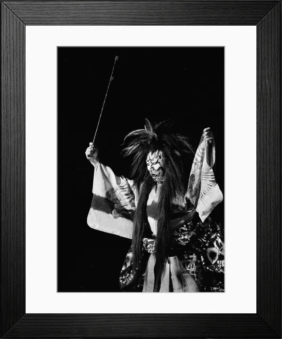 Framed Print : Portrait of Ennosuke Ichikawa Framed Print : Portrait of Ennosuke Ichikawa