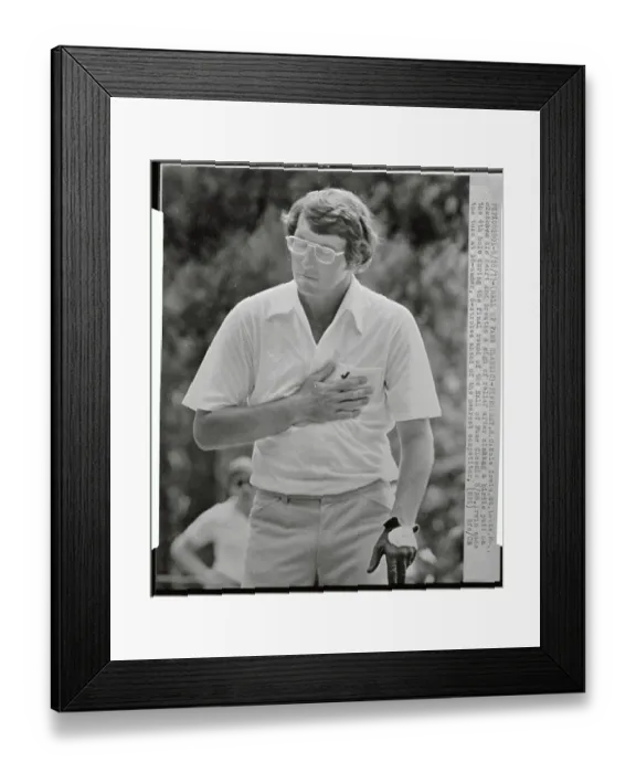 Framed Print : Hale Irwin Clutching Heart After Putt Framed Print : Hale Irwin Clutching Heart After Putt