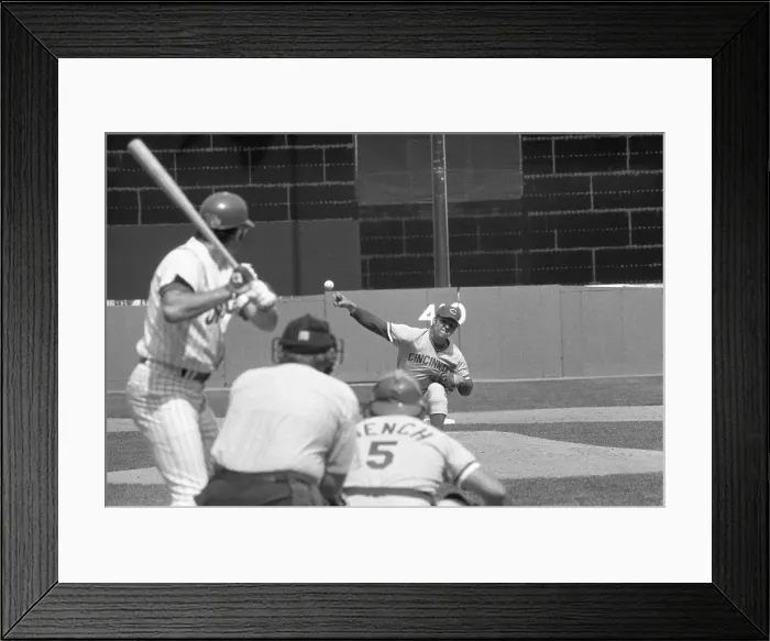 Framed Print : Tom Seaver Pitches as a Red in Shea Stadium Framed Print : Tom Seaver Pitches as a Red in Shea Stadium