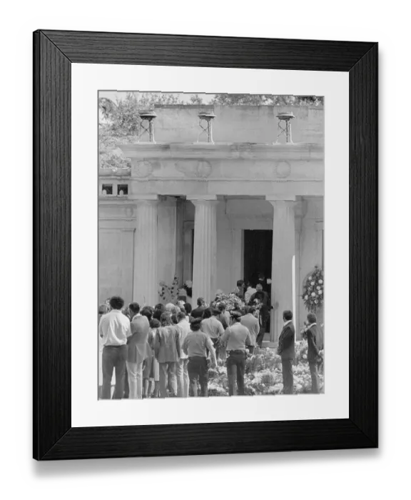 Framed Print : Pallbearers Carrying Elvis into Mausoleum Framed Print : Pallbearers Carrying Elvis into Mausoleum
