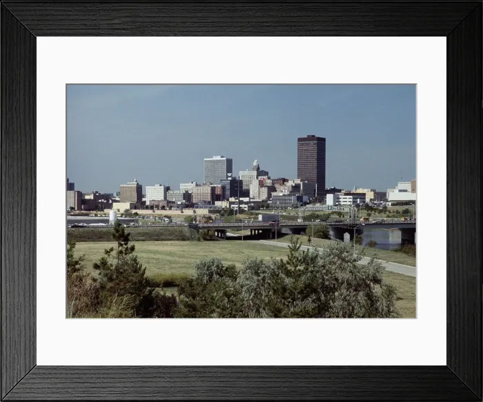 Framed Print : Des Moines Skyline Framed Print : Des Moines Skyline