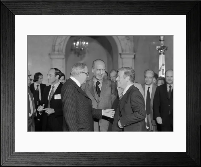 Framed Print : Helmut Schmidt and Others Laughing Together Framed Print : Helmut Schmidt and Others Laughing Together