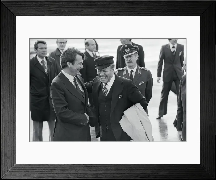 Framed Print : Helmut Schmidt Laughing with Dr. David Owen Framed Print : Helmut Schmidt Laughing with Dr. David Owen