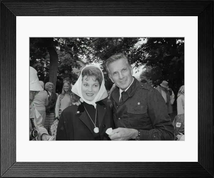 Framed Print : Maureen O'Hara And Husband Framed Print : Maureen O'Hara And Husband