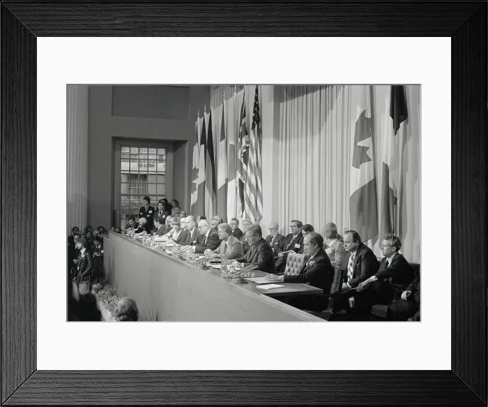 Framed Print : Helmut Schmidt Making His Final Statement Framed Print : Helmut Schmidt Making His Final Statement