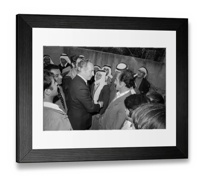 Framed Print : Shimon Peres Campaigning