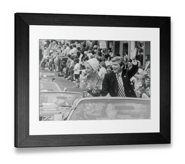 Framed Print : Liz Taylor with Husband John Warner
