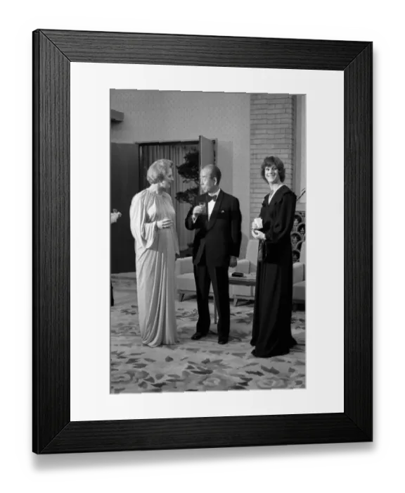 Framed Print : Margaret Thatcher with Takeo Fukuda Framed Print : Margaret Thatcher with Takeo Fukuda