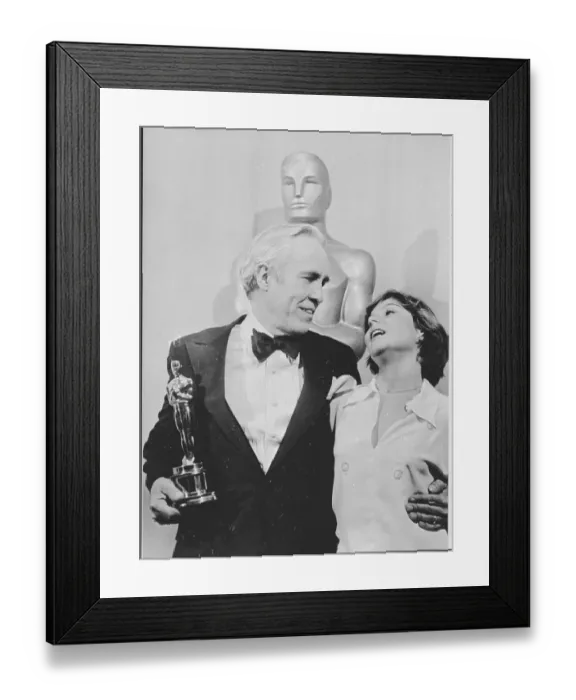 Framed Print : Jason Robards Hugging Tatum O'Neal Framed Print : Jason Robards Hugging Tatum O'Neal