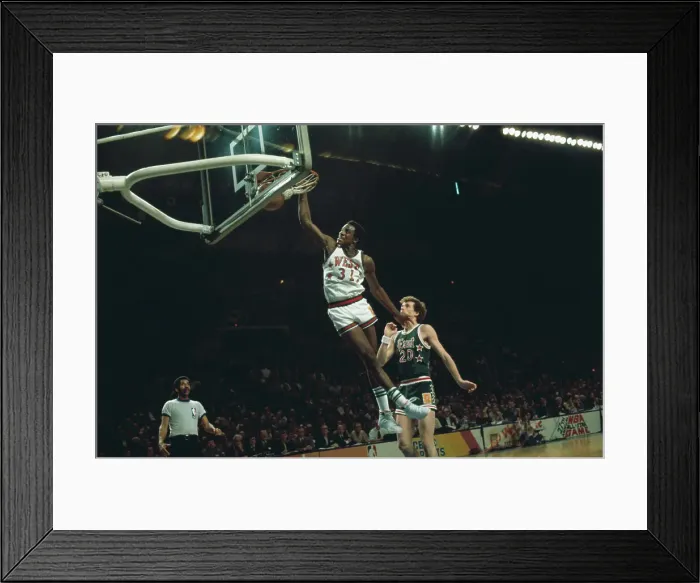 Framed Print : Basketball Action at the Net with David Thompson