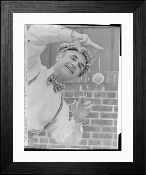 Framed Print : Yo-Yo Businessman