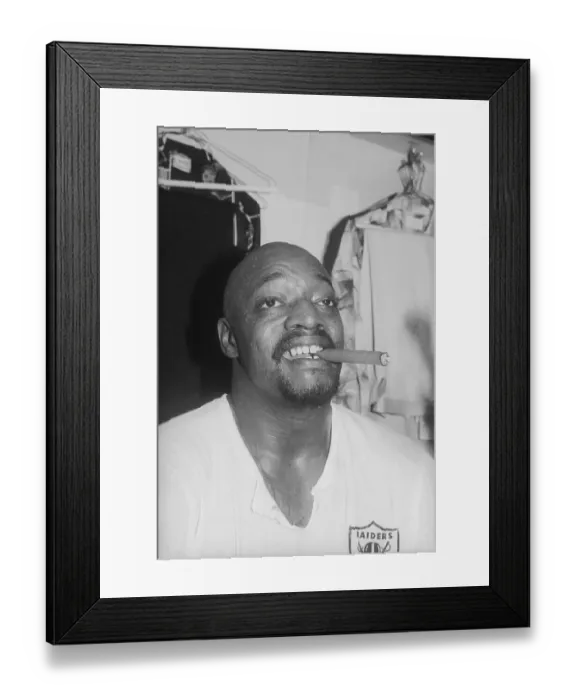 Framed Print : Oakland Raider Otis Sistrunk Framed Print : Oakland Raider Otis Sistrunk