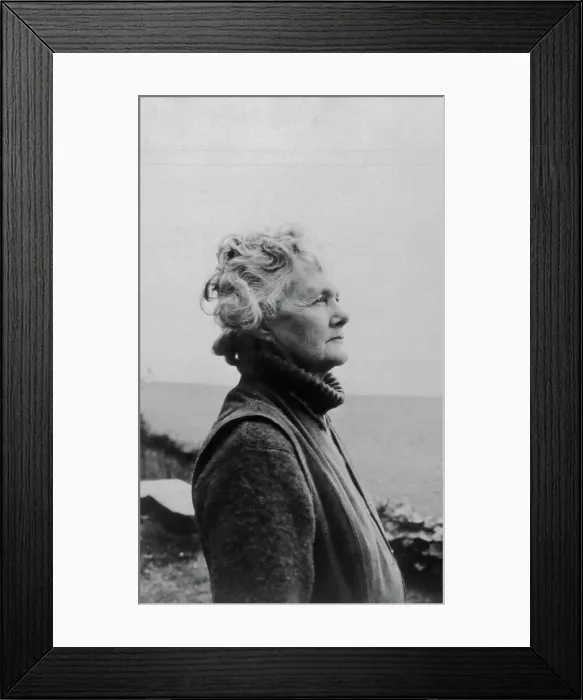 Framed Print : Portrait of Daphne du Maurier