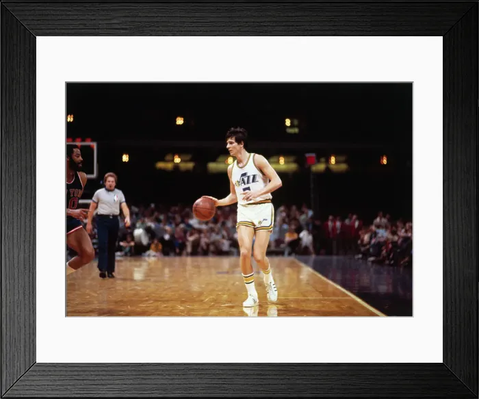 Framed Print : Pete Maravich in Action Framed Print : Pete Maravich in Action