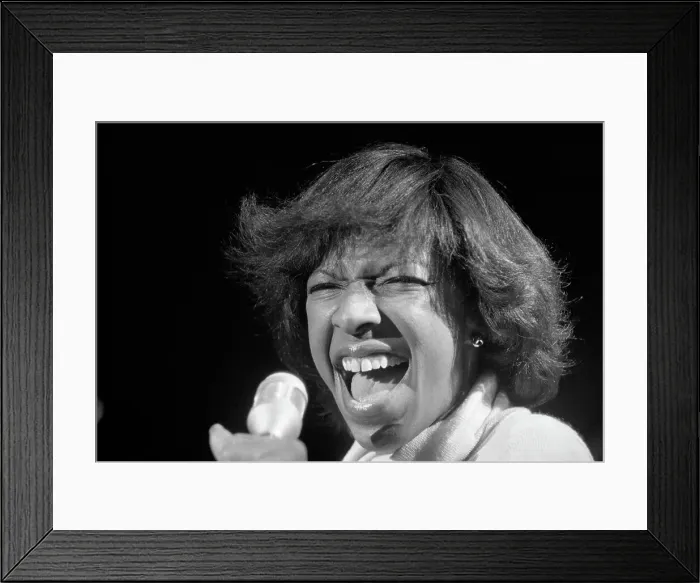 Framed Print : Natalie Cole Singing