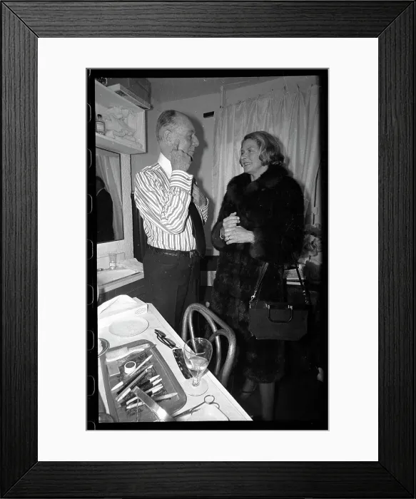 Framed Print : Sir John Gielgud and Ingrid Bergman Framed Print : Sir John Gielgud and Ingrid Bergman