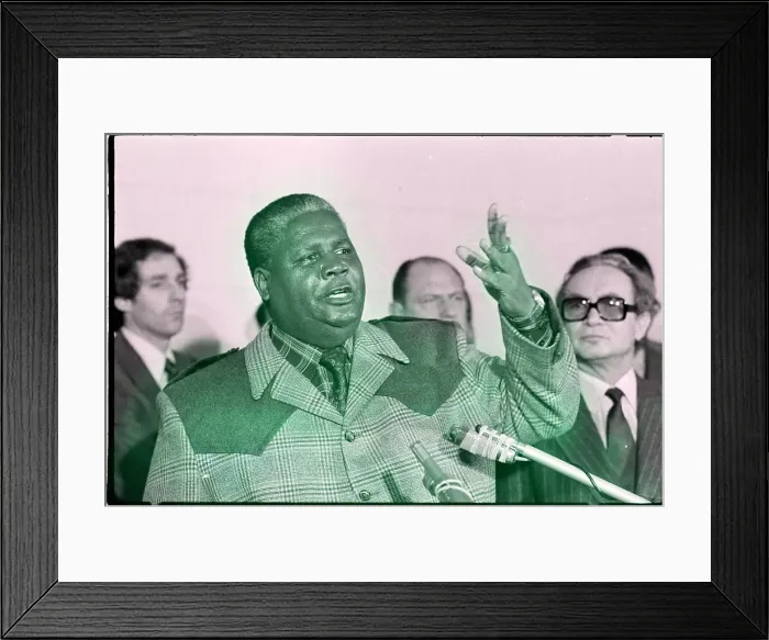 Framed Print : Joshua Nkomo Headshoulders Gesturing