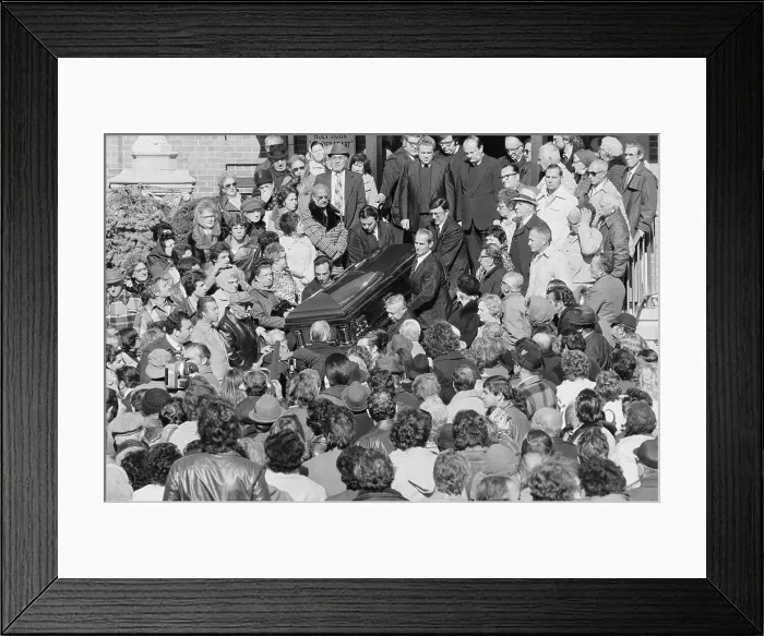 Framed Print : Crowd Carrying Coffin Mafia Crime Boss Carlo Gamdino Framed Print : Crowd Carrying Coffin Mafia Crime Boss Carlo Gamdino