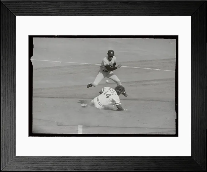 Framed Print : Pete Rose Colliding Into Willie Randolph