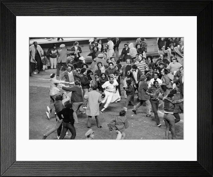 Framed Print : Chris Chambliss in Action on the Baseball Field Framed Print : Chris Chambliss in Action on the Baseball Field