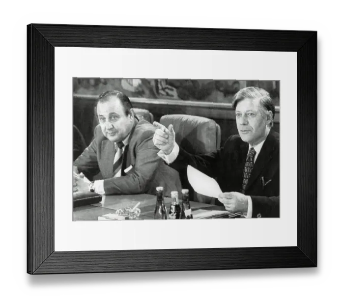 Framed Print : Helmut Schmidt Gesturing with Hands at a Cabinet Meeting Framed Print : Helmut Schmidt Gesturing with Hands at a Cabinet Meeting
