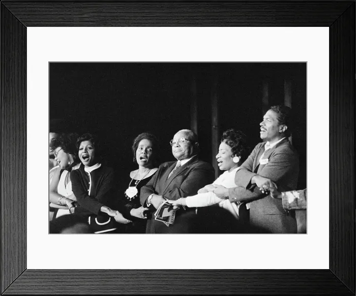 Framed Print : Martin Luther King's Family Members Meeting With Actor Billy D. Williams Framed Print : Martin Luther King's Family Members Meeting With Actor Billy D. Williams