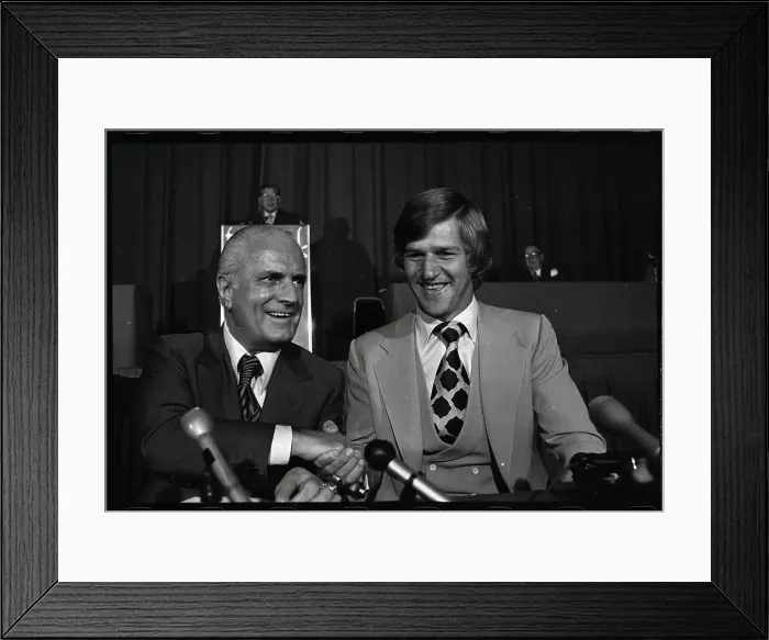 Framed Print : Bobby Orr Shaking Hands with Tommy Ivan