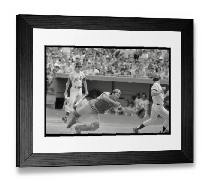 Framed Print : Bud Harrelson Scoring Run Framed Print : Bud Harrelson Scoring Run