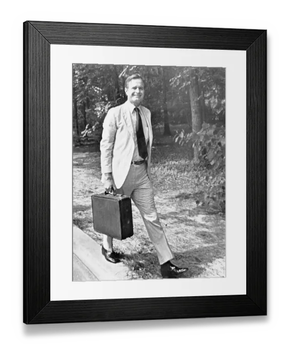 Framed Print : George Bush Arrives at the Home of Jimmy Carter Framed Print : George Bush Arrives at the Home of Jimmy Carter