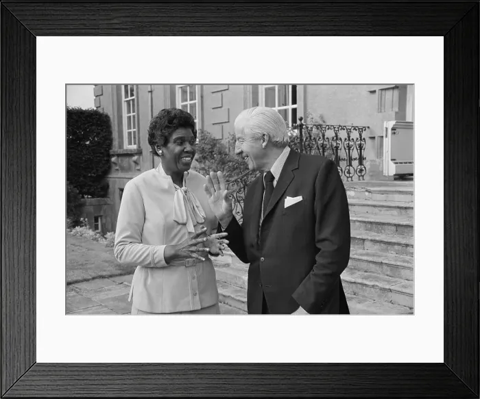 Framed Print : Barbara Jordon Chatting with Michael Stewart Framed Print : Barbara Jordon Chatting with Michael Stewart