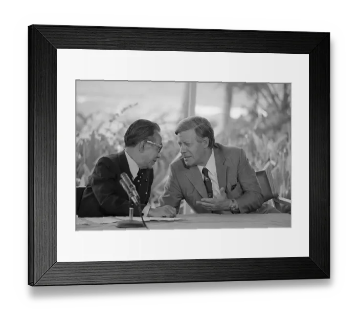 Framed Print : Helmut Schmidt and Takeo Miki Talking Closely