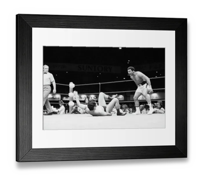 Framed Print : Muhammad Ali Shouting at Antonio Inoki Framed Print : Muhammad Ali Shouting at Antonio Inoki
