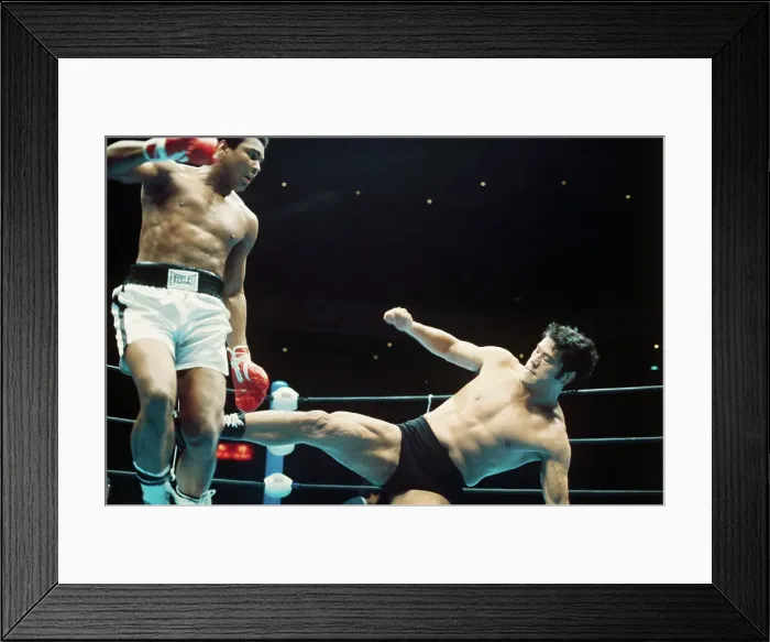 Framed Print : Muhammad Ali Fighting Antonio Inoki