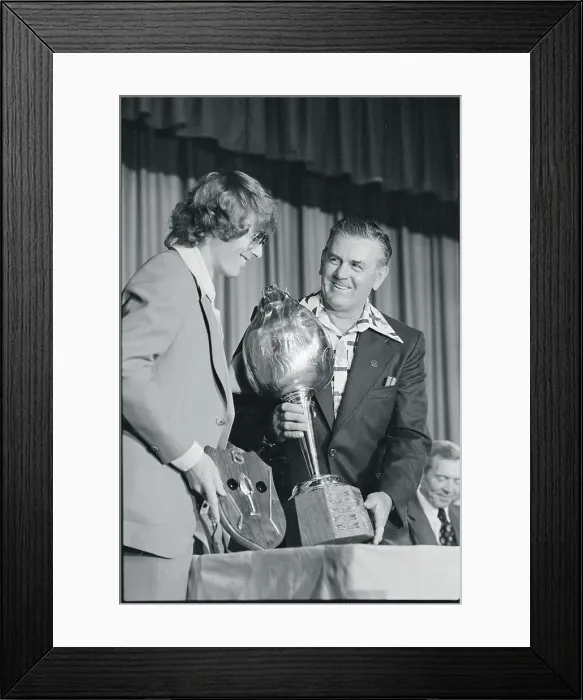 Framed Print : Maurice Richard Presenting Trophy to Bobby Clarke