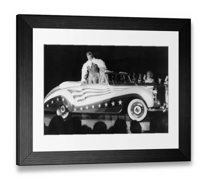 Framed Print : Liberace, whose people-pleasing showmanship has become legendary Framed Print : Liberace, whose people-pleasing showmanship has become legendary