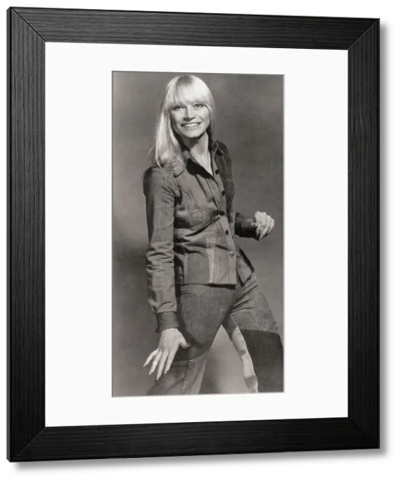 Framed Print : Mary Travers in Studio Picture Framed Print : Mary Travers in Studio Picture