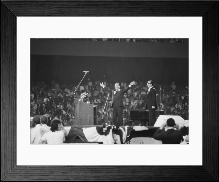Framed Print : Rev. Sun Myung Moon Gestures To Crowd Framed Print : Rev. Sun Myung Moon Gestures To Crowd