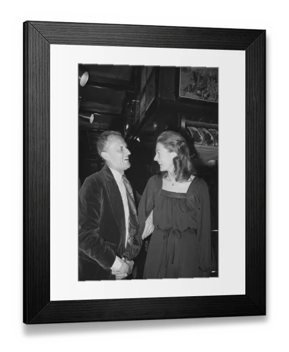 Framed Print : Vanessa Redgrave and Husband Framed Print : Vanessa Redgrave and Husband